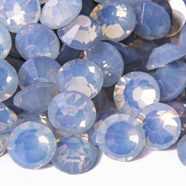 Light&#x20;blue&#x20;flatback&#x20;rhinestones&#x20;with&#x20;12-16&#x20;facets&#x20;and&#x20;silver&#x20;metal&#x20;backing&#x20;featuring&#x20;a&#x20;smooth&#x20;shiny&#x20;surface.