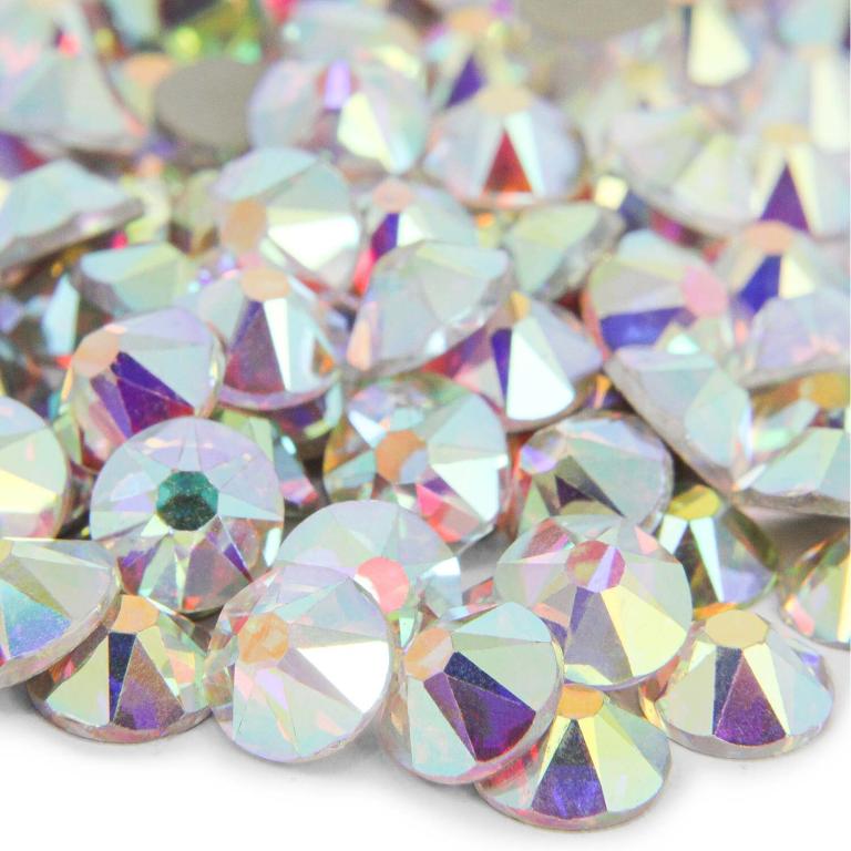 Clear&#x20;AB&#x20;flatback&#x20;rhinestones&#x20;with&#x20;14&#x20;facets&#x20;featuring&#x20;a&#x20;rainbow&#x20;iridescent&#x20;sparkle&#x20;and&#x20;smooth&#x20;crystal&#x20;surface.