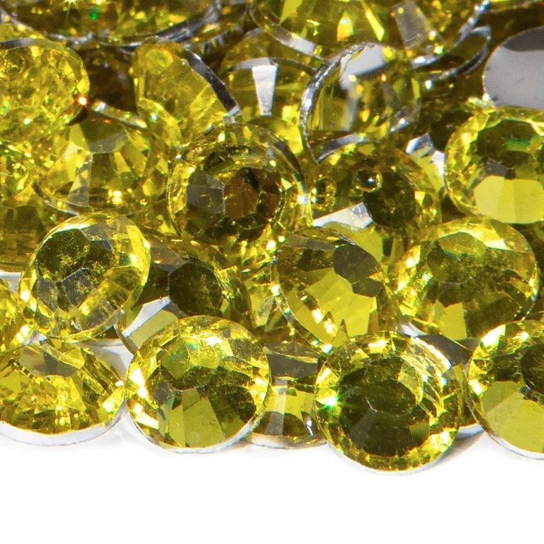 Round&#x20;citrine&#x20;resin&#x20;stones&#x20;in&#x20;bright&#x20;yellow&#x20;with&#x20;faceted&#x20;surfaces&#x20;and&#x20;silver&#x20;backing&#x20;reflecting&#x20;light&#x20;and&#x20;creating&#x20;sparkle.