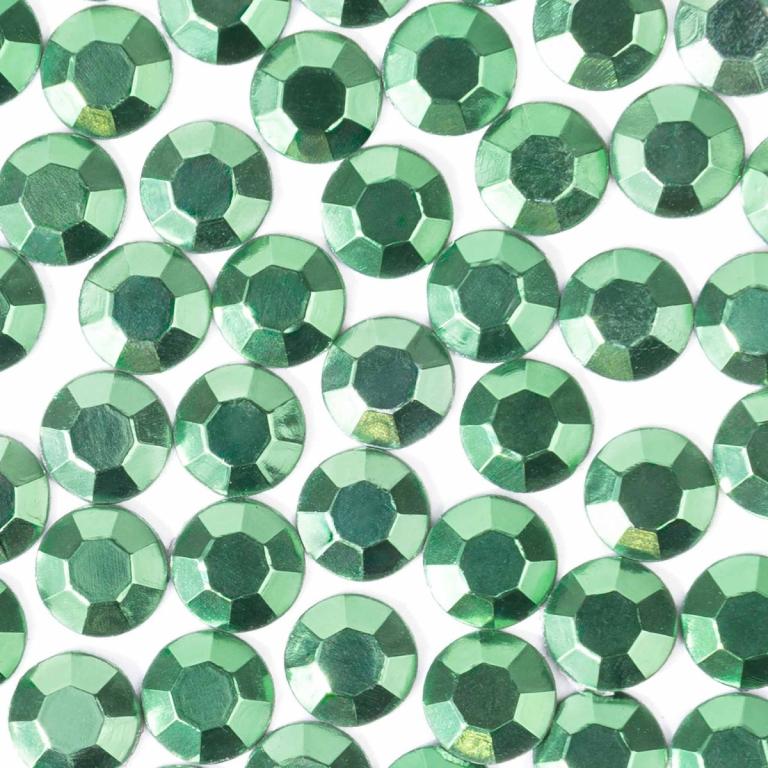Faceted&#x20;round&#x20;rhinestones&#x20;in&#x20;various&#x20;shades&#x20;of&#x20;green&#x20;made&#x20;of&#x20;crystal&#x20;with&#x20;a&#x20;glossy&#x20;finish&#x20;and&#x20;flat&#x20;backs.