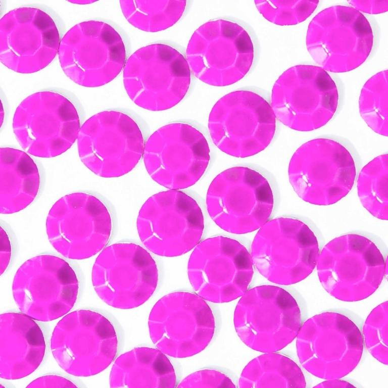 Neon&#x20;purple&#x20;machine-cut&#x20;crystal&#x20;rhinestones&#x20;with&#x20;a&#x20;glossy&#x20;finish&#x20;featuring&#x20;a&#x20;faceted&#x20;round&#x20;shape&#x20;and&#x20;smooth&#x20;edges.