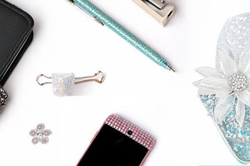 Sparkle&#x20;Surplus&#x3A;&#x20;5&#x20;Genius&#x20;Ideas&#x20;for&#x20;Leftover&#x20;Rhinestones