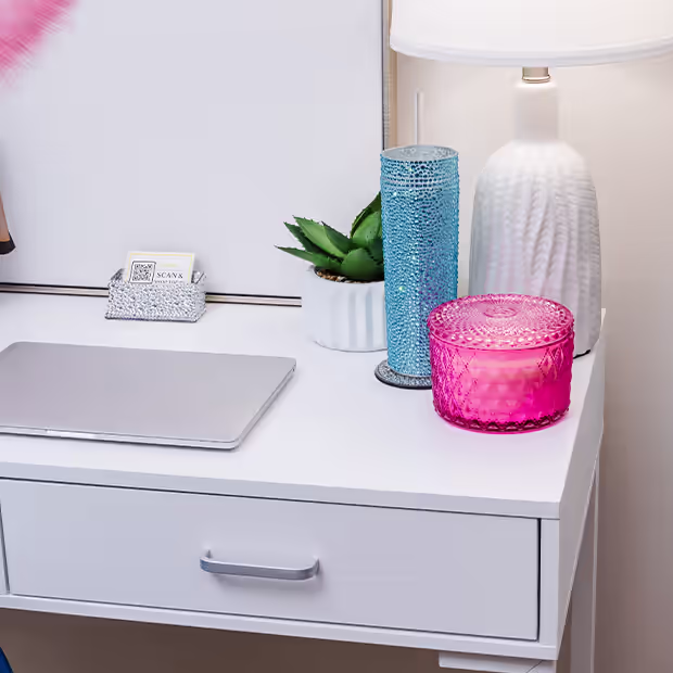 Imprescindibles&#x20;glam&#x20;para&#x20;la&#x20;residencia&#x20;universitaria&#x3A;&#x20;detalles&#x20;chic&#x20;con&#x20;destellos&#x20;para&#x20;la&#x20;vuelta&#x20;a&#x20;la&#x20;universidad