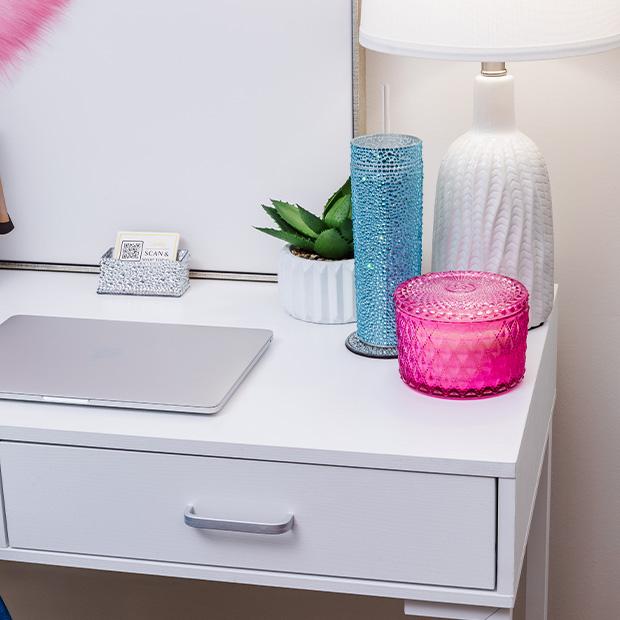 Imprescindibles&#x20;glam&#x20;para&#x20;la&#x20;residencia&#x20;universitaria&#x3A;&#x20;detalles&#x20;chic&#x20;con&#x20;destellos&#x20;para&#x20;la&#x20;vuelta&#x20;a&#x20;la&#x20;universidad