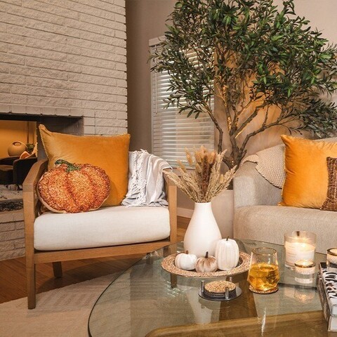Teoría del color otoñal: Diseñando interiores elegantes con cojines decorativos de temporada