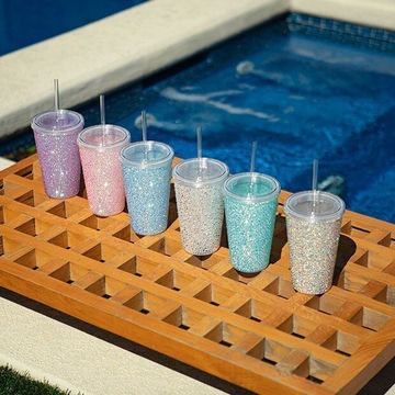 Sublimer le Quotidien : Hydratation de Luxe avec Gobelets en Strass