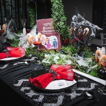 Strange & Unusual : Tablescapes d'Halloween Glamour avec Contraste Dramatique