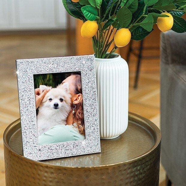 De&#x20;pared&#x20;en&#x20;blanco&#x20;a&#x20;elemento&#x20;de&#x20;impacto&#x3A;&#x20;dise&#xF1;ar&#x20;con&#x20;marcos&#x20;de&#x20;pedrer&#xED;a