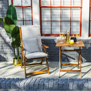 Sparkle Outdoors: Aportando un estilo lujoso a patios y balcones pequeños