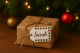 Brilla con luz propia: Etiquetas de regalo DIY con strass que hacen que la Navidad sea aún más especial
