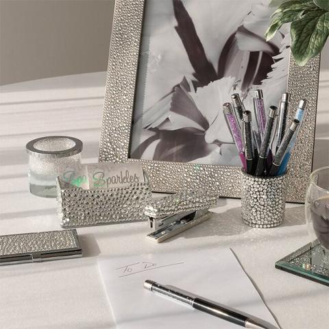 Eleva tu espacio de trabajo: mejoras elegantes para tu oficina en casa