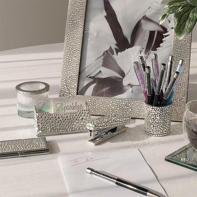 Eleva&#x20;tu&#x20;espacio&#x20;de&#x20;trabajo&#x3A;&#x20;mejoras&#x20;elegantes&#x20;para&#x20;tu&#x20;oficina&#x20;en&#x20;casa