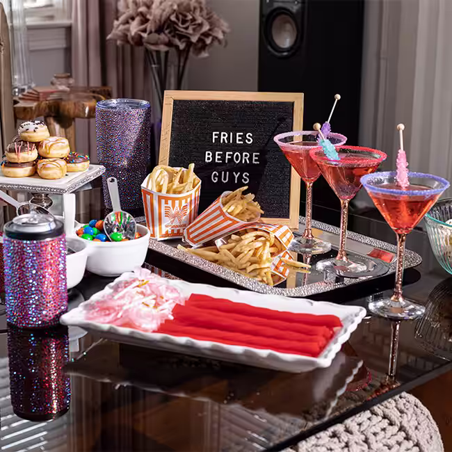 Noche&#x20;de&#x20;chicas&#x20;en&#x20;casa&#x3A;&#x20;creando&#x20;la&#x20;noche&#x20;de&#x20;cine&#x20;de&#x20;Galentine&#x27;s&#x20;definitiva