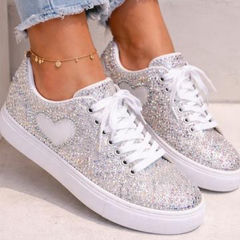 One&#x20;rhinestone.&#x20;Three&#x20;looks&#x20;&#x2728;&#x2060;&#x0A;From&#x20;tanks&#x20;to&#x20;hats&#x20;...