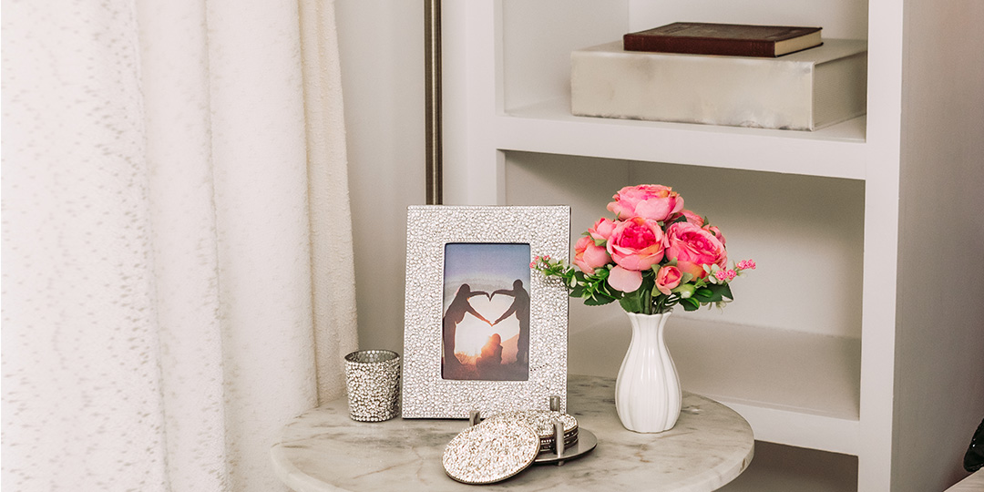 Mise&amp;&#x23;x20&#x3B;en&amp;&#x23;x20&#x3B;sc&amp;&#x23;xE8&#x3B;ne&amp;&#x23;x20&#x3B;d&amp;&#x23;x2019&#x3B;&amp;&#x23;xE9&#x3B;tag&amp;&#x23;xE8&#x3B;re&amp;&#x23;x20&#x3B;avec&amp;&#x23;x20&#x3B;cadre&amp;&#x23;x20&#x3B;en&amp;&#x23;x20&#x3B;strass