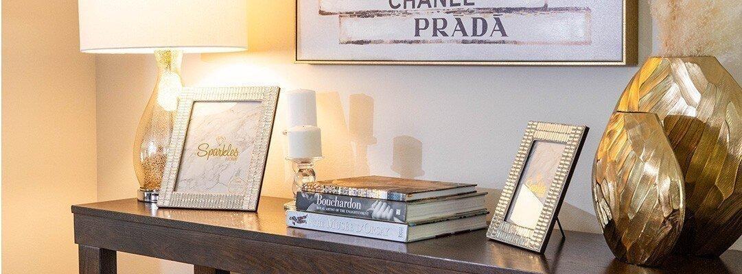 marcos&amp;&#x23;x20&#x3B;brillantes&amp;&#x23;x20&#x3B;de&amp;&#x23;x20&#x3B;Sparkles&amp;&#x23;x20&#x3B;con&amp;&#x23;x20&#x3B;libros&amp;&#x23;x20&#x3B;de&amp;&#x23;x20&#x3B;lujo&amp;&#x23;x20&#x3B;en&amp;&#x23;x20&#x3B;la&amp;&#x23;x20&#x3B;consola