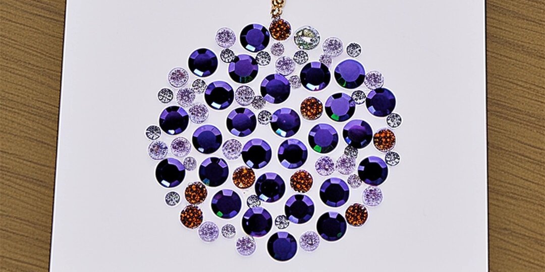 Completed&amp;&#x23;x20&#x3B;Christmas&amp;&#x23;x20&#x3B;card&amp;&#x23;x20&#x3B;decorated&amp;&#x23;x20&#x3B;with&amp;&#x23;x20&#x3B;rhinestones&amp;&#x23;x20&#x3B;in&amp;&#x23;x20&#x3B;a&amp;&#x23;x20&#x3B;sparkling&amp;&#x23;x20&#x3B;holiday&amp;&#x23;x20&#x3B;ornament&amp;&#x23;x20&#x3B;design