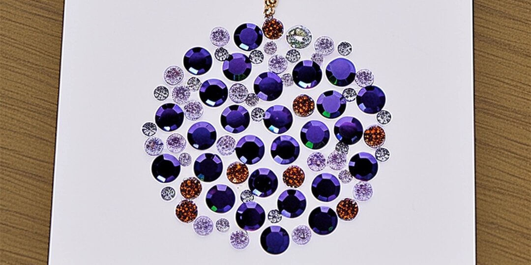 Completed&amp;&#x23;x20&#x3B;Christmas&amp;&#x23;x20&#x3B;card&amp;&#x23;x20&#x3B;decorated&amp;&#x23;x20&#x3B;with&amp;&#x23;x20&#x3B;rhinestones&amp;&#x23;x20&#x3B;in&amp;&#x23;x20&#x3B;a&amp;&#x23;x20&#x3B;sparkling&amp;&#x23;x20&#x3B;holiday&amp;&#x23;x20&#x3B;ornament&amp;&#x23;x20&#x3B;design