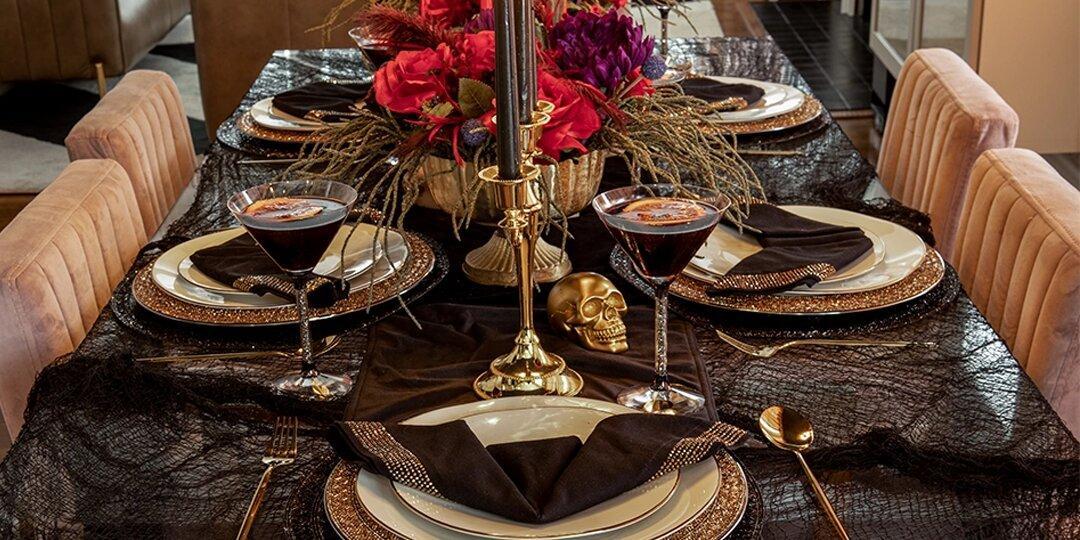 primer&amp;&#x23;x20&#x3B;plano&amp;&#x23;x20&#x3B;de&amp;&#x23;x20&#x3B;servilleta&amp;&#x23;x20&#x3B;doblada&amp;&#x23;x20&#x3B;en&amp;&#x23;x20&#x3B;forma&amp;&#x23;x20&#x3B;de&amp;&#x23;x20&#x3B;murci&amp;&#x23;xE9&#x3B;lago&amp;&#x23;x20&#x3B;en&amp;&#x23;x20&#x3B;configuraci&amp;&#x23;xF3&#x3B;n&amp;&#x23;x20&#x3B;de&amp;&#x23;x20&#x3B;mesa&amp;&#x23;x20&#x3B;negra&amp;&#x23;x20&#x3B;y&amp;&#x23;x20&#x3B;dorada&amp;&#x23;x20&#x3B;con&amp;&#x23;x20&#x3B;decoraci&amp;&#x23;xF3&#x3B;n&amp;&#x23;x20&#x3B;de&amp;&#x23;x20&#x3B;calavera