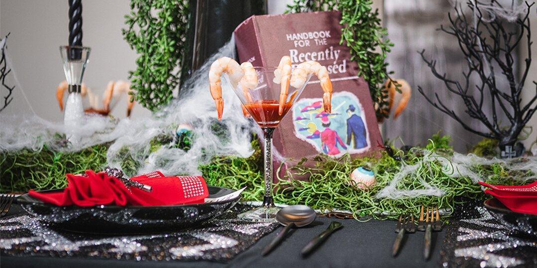 Inspirado&amp;&#x23;x20&#x3B;en&amp;&#x23;x20&#x3B;Beetlejuice&amp;&#x23;x20&#x3B;Halloween&amp;&#x23;x20&#x3B;glam&amp;&#x23;x20&#x3B;con&amp;&#x23;x20&#x3B;manteles&amp;&#x23;x20&#x3B;individuales&amp;&#x23;x20&#x3B;de&amp;&#x23;x20&#x3B;diamantes&amp;&#x23;x20&#x3B;luminosos&amp;&#x23;x20&#x3B;en&amp;&#x23;x20&#x3B;blanco&amp;&#x23;x20&#x3B;y&amp;&#x23;x20&#x3B;negro&amp;&#x23;x20&#x3B;y&amp;&#x23;x20&#x3B;servilletas&amp;&#x23;x20&#x3B;rojas