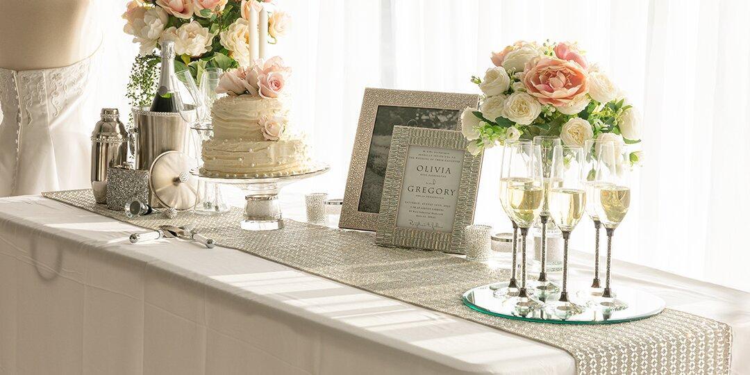 corredor&amp;&#x23;x20&#x3B;de&amp;&#x23;x20&#x3B;mesa&amp;&#x23;x20&#x3B;Madison&amp;&#x23;x20&#x3B;Avenue&amp;&#x23;x20&#x3B;con&amp;&#x23;x20&#x3B;pedrer&amp;&#x23;xED&#x3B;a&amp;&#x23;x20&#x3B;brillante&amp;&#x23;x20&#x3B;dise&amp;&#x23;xF1&#x3B;ado&amp;&#x23;x20&#x3B;para&amp;&#x23;x20&#x3B;una&amp;&#x23;x20&#x3B;mesa&amp;&#x23;x20&#x3B;de&amp;&#x23;x20&#x3B;postres&amp;&#x23;x20&#x3B;de&amp;&#x23;x20&#x3B;boda&amp;&#x23;x20&#x3B;con&amp;&#x23;x20&#x3B;copas&amp;&#x23;x20&#x3B;de&amp;&#x23;x20&#x3B;champ&amp;&#x23;xE1&#x3B;n&amp;&#x23;x20&#x3B;y&amp;&#x23;x20&#x3B;flores